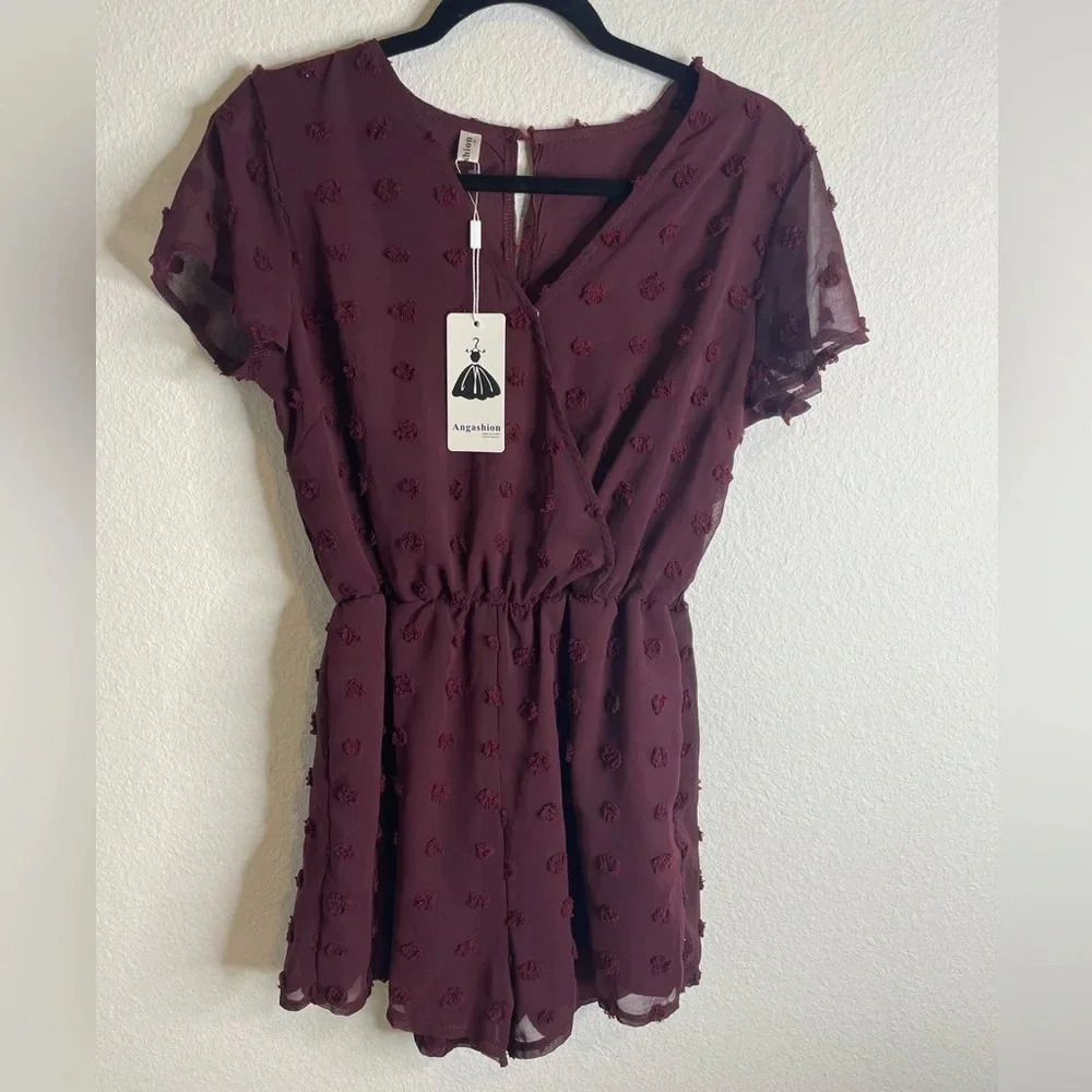 Angashion Maroon V-neck Polka Dot Summer Romper Size Small